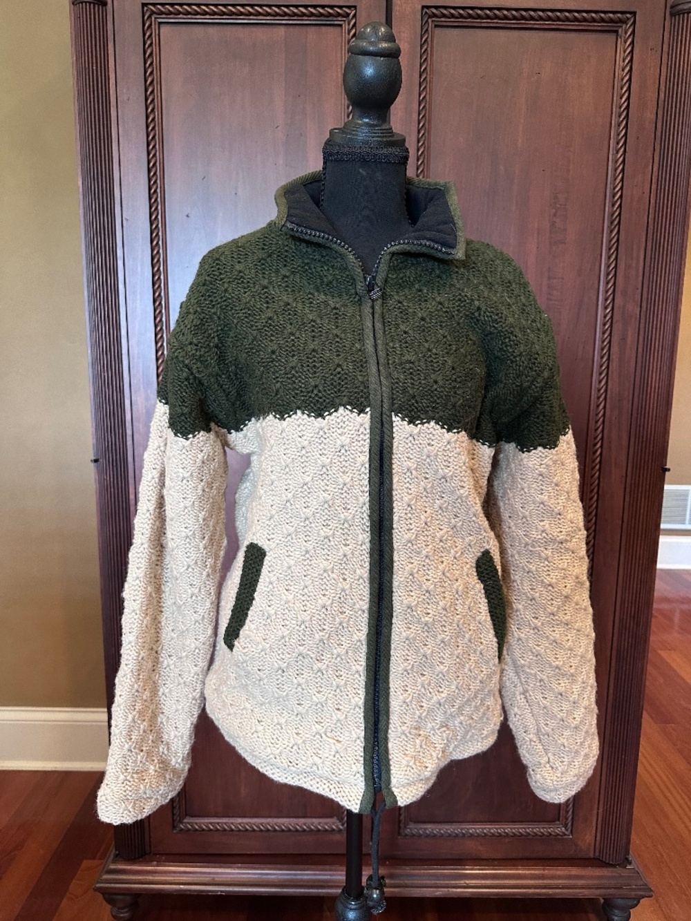 Fleece-lined, thick, 100% Nepal wool zip up sweater